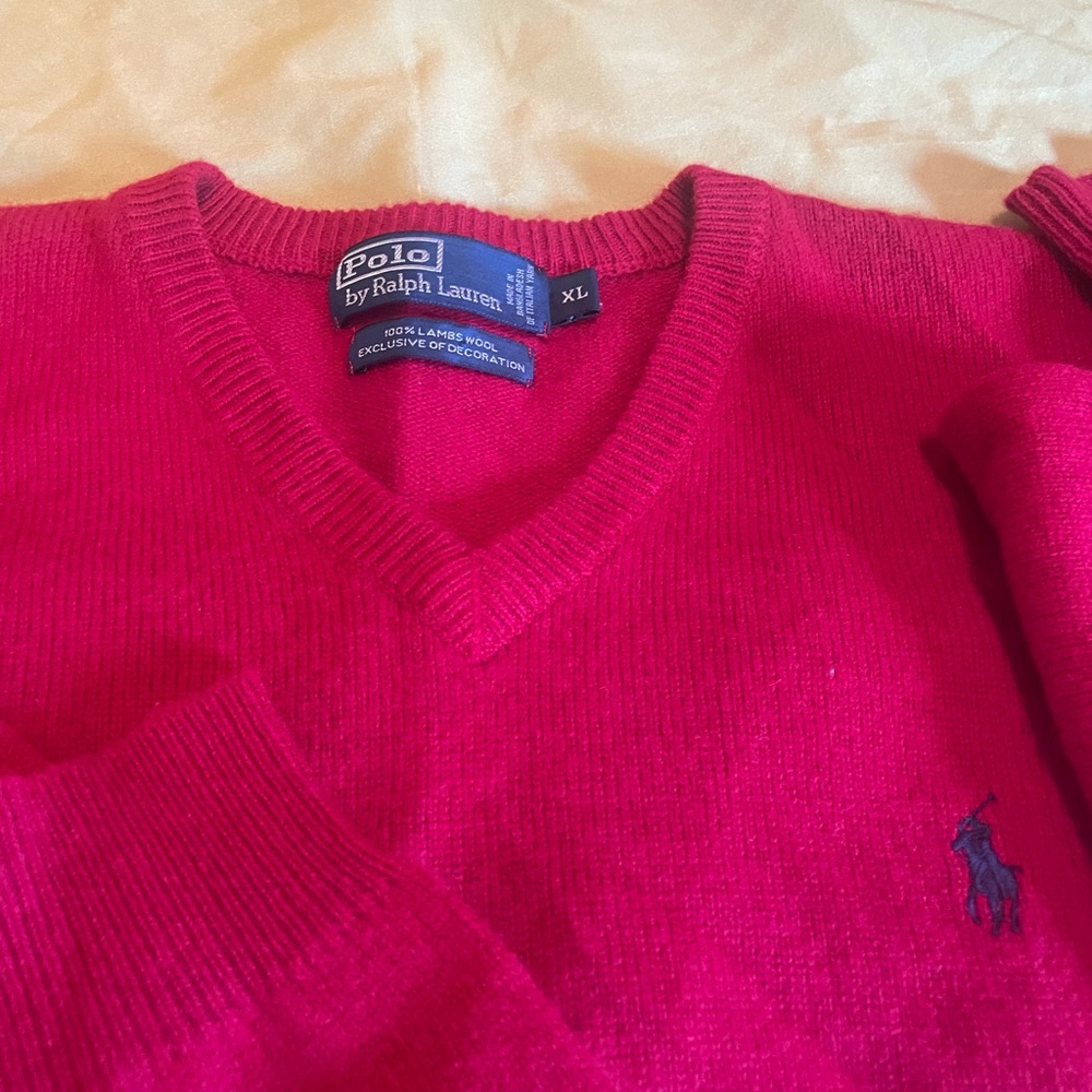POLO RALPH LAUREN men’s XL v-neck sweater. Red w/blue player 100% Italian yarn.